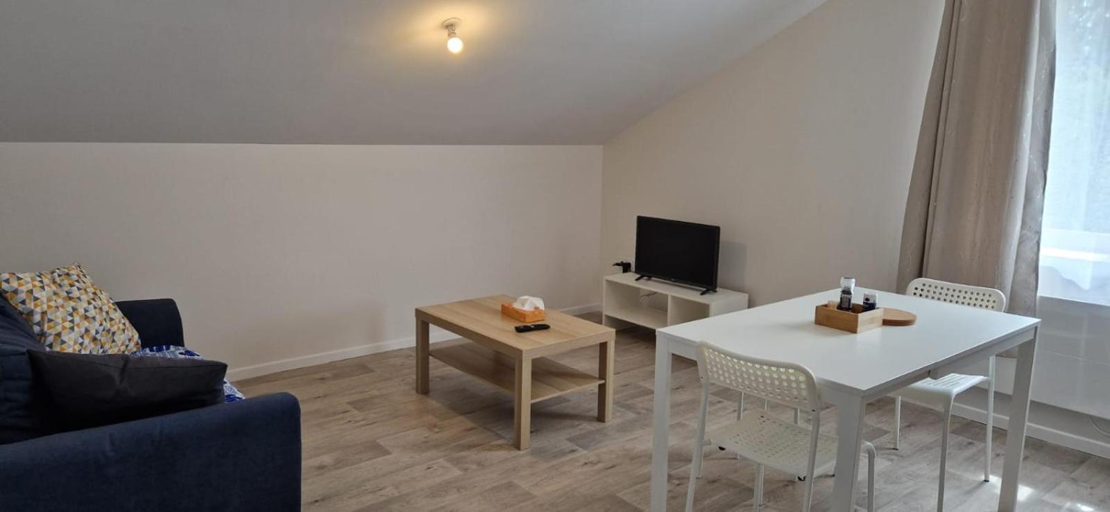 Au Pied De La Basilique Apartment Bourg-en-Bresse Exterior photo